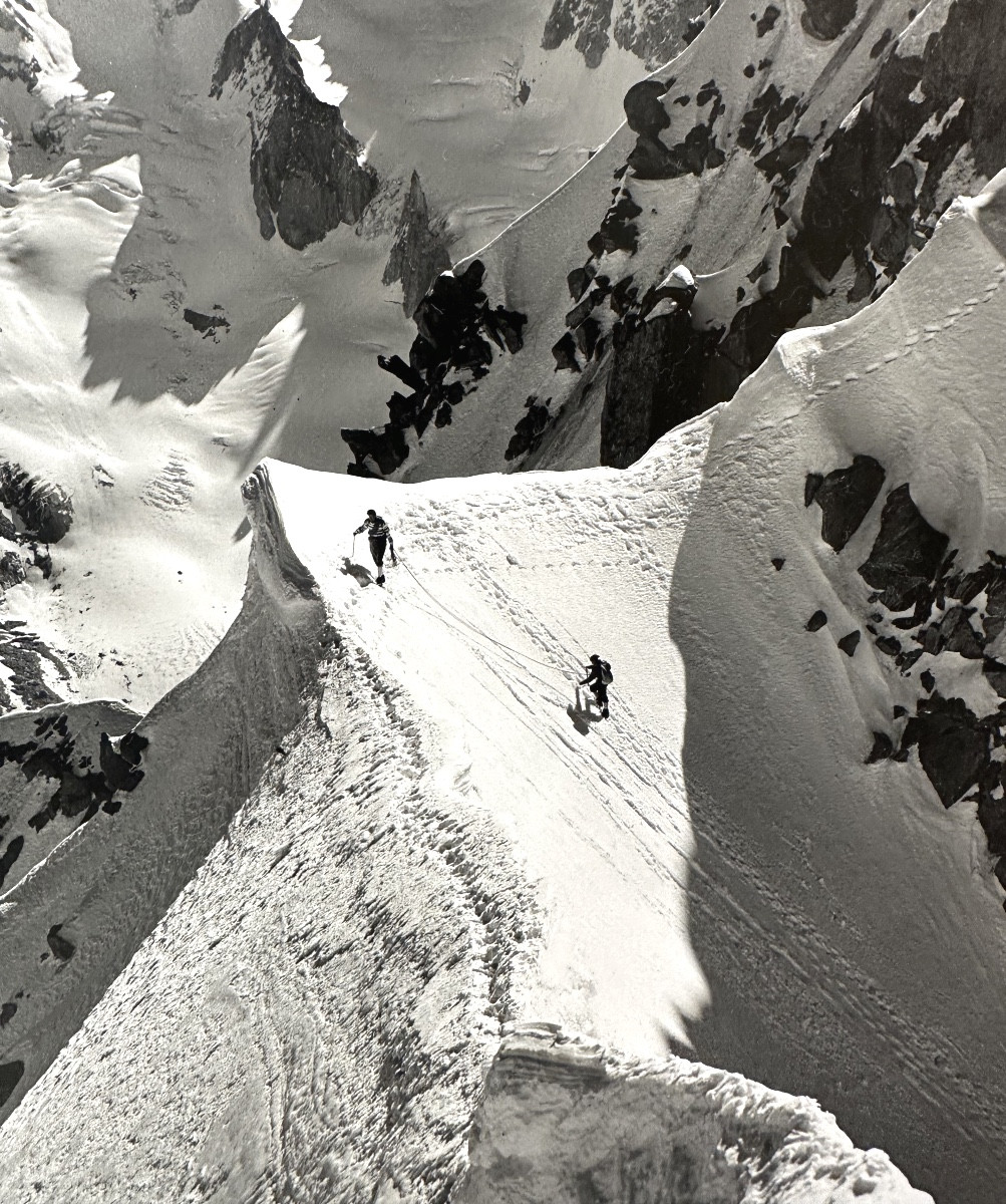Pierre TAIRRAZ 1933-2000 photographie argentique alpinistes dans les Alpes montagne Chamonix -photo-1