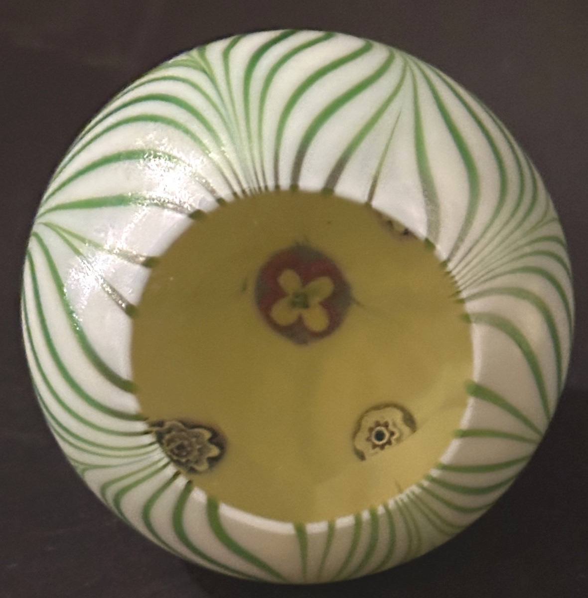 Paperweight Sulfur-lined Opaline Pearly Combed Uranium, Feather Filigree Motif And Candies -photo-3