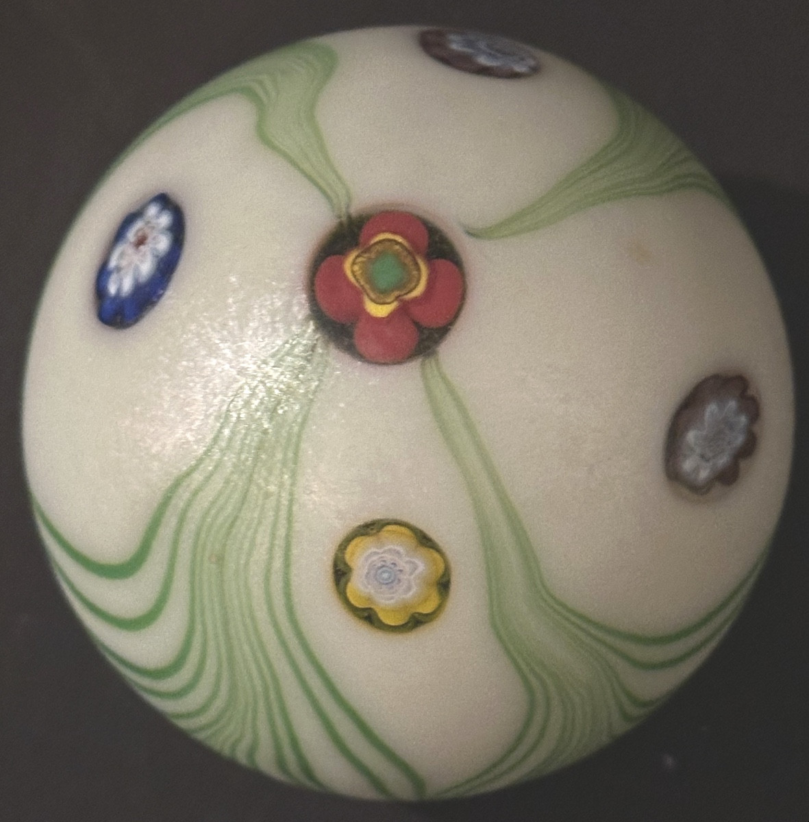Paperweight Sulfur-lined Opaline Pearly Combed Uranium, Feather Filigree Motif And Candies -photo-4