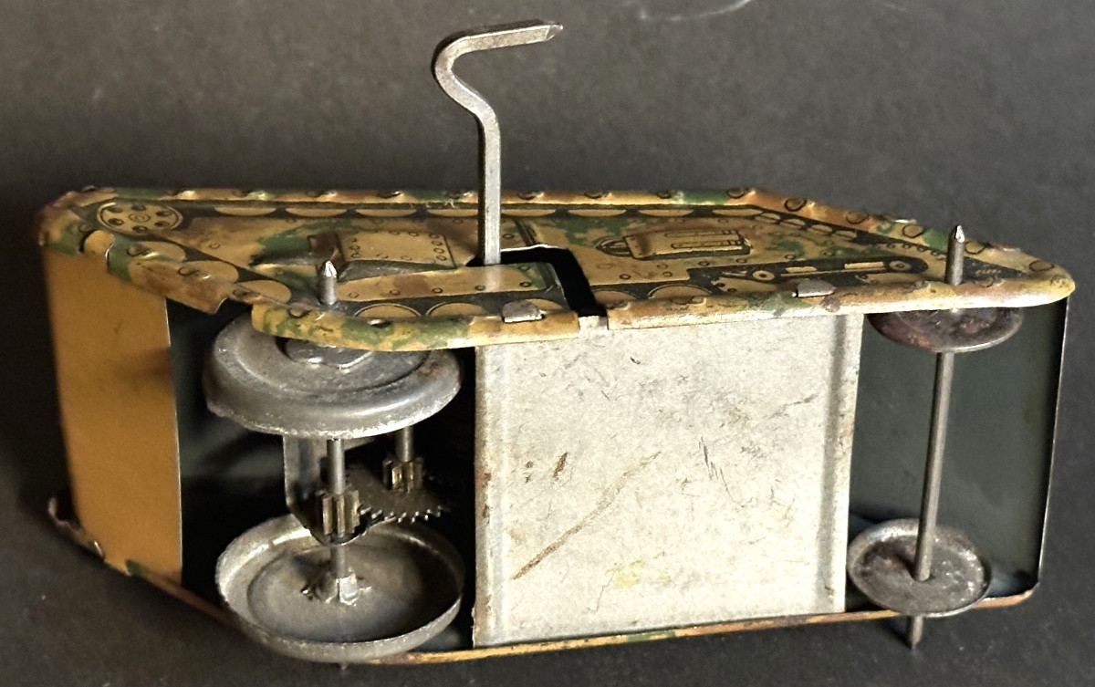 Vintage Memo Mechanical Toy British Mk4 Tank In Lithographed Tinplate. Collectible /1-photo-2
