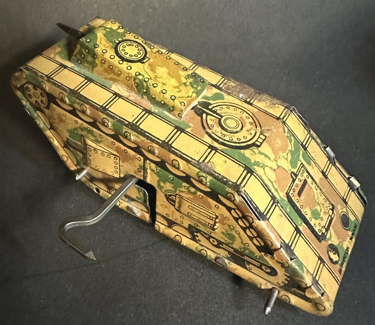 Vintage Memo Mechanical Toy British Mk4 Tank In Lithographed Tinplate. Collectible /1