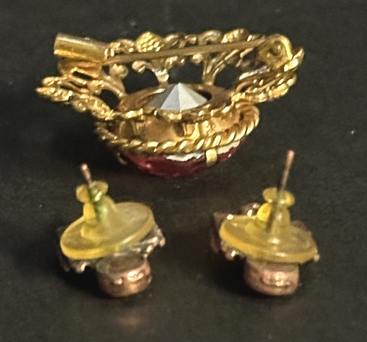 Antique Brooch And Earrings Set In A Case Pink Crystal With Gold Mounts.-photo-2