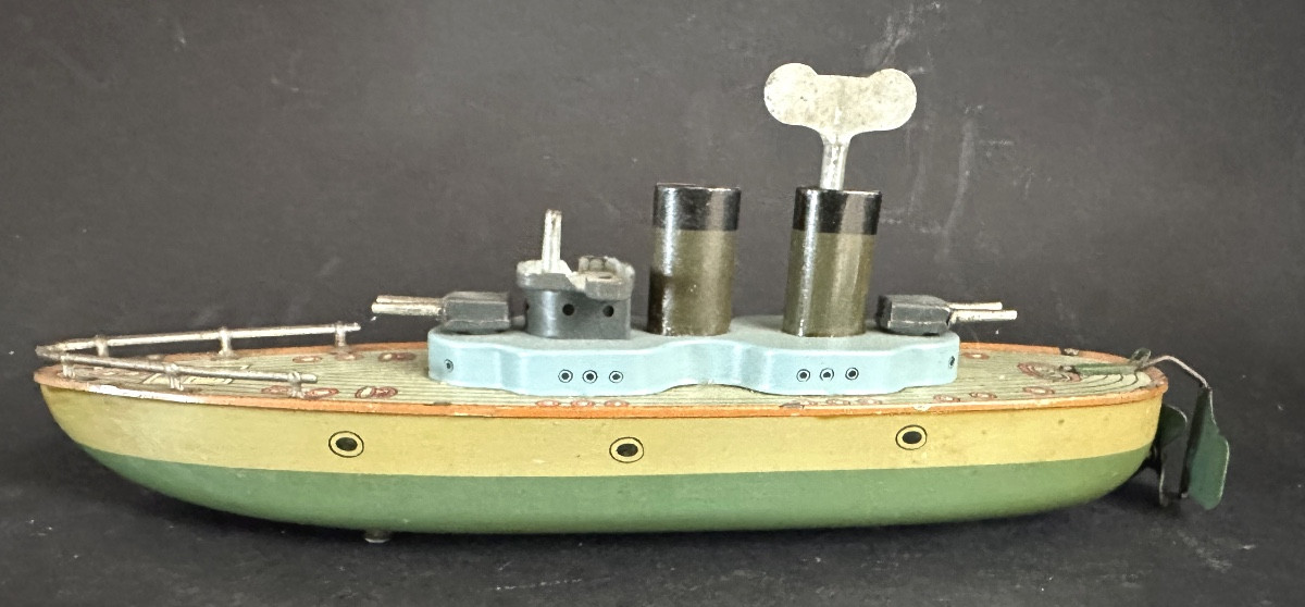 Jouet canonnière allemande mécanique CKA avec clé en tôle lithographiée et peinte /4-photo-2