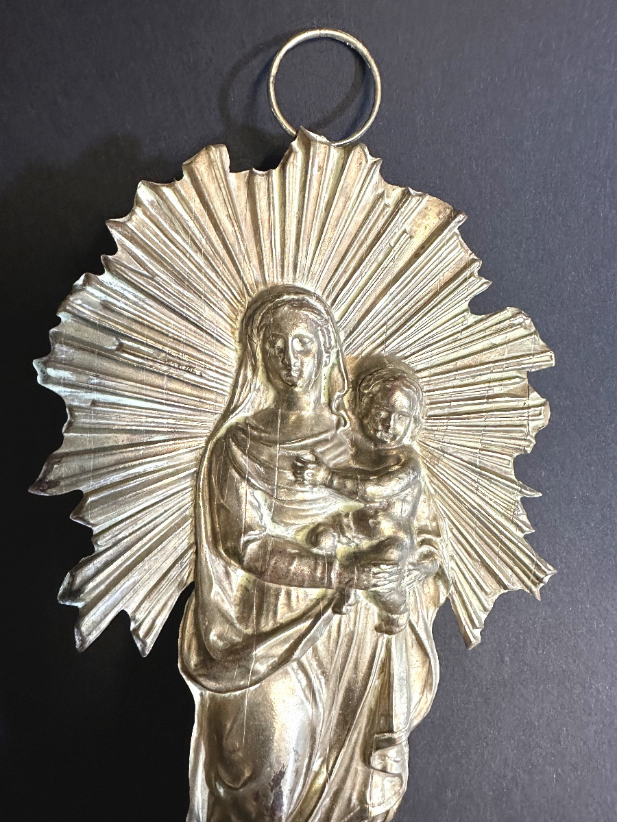 Ancien bénitier XIXe en bronze et laiton Vierge Marie Jésus et anges -photo-4