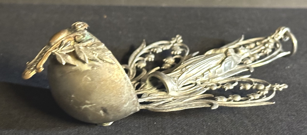 Délicat bénitier à décor de muguet finement ajouré Vers 1900 en très bon état -photo-4