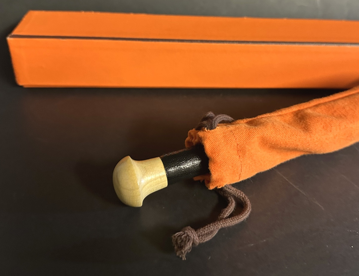 Hermès Soft Leather And Hackberry Riding Crop. Like New Condition In Its Original Box And Cover.-photo-4