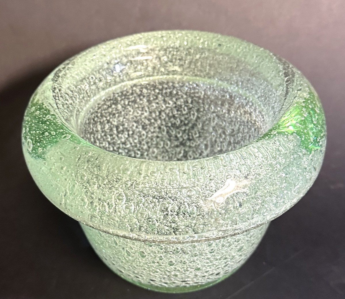 DAUM Nancy Très épais vase en verre bullé vert d’eau Art Deco 1930 Signé en très bon état-photo-4
