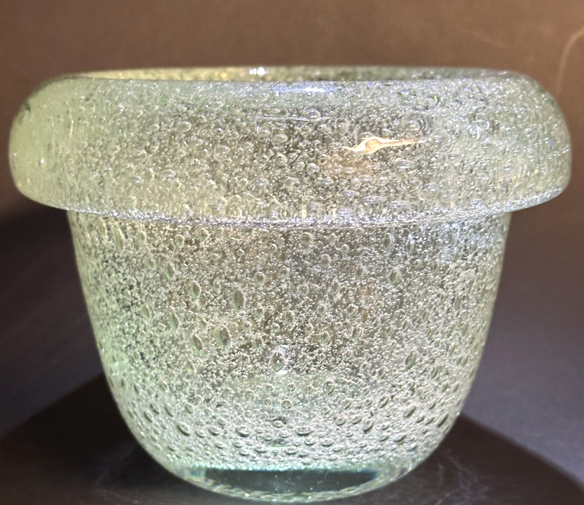 DAUM Nancy Très épais vase en verre bullé vert d’eau Art Deco 1930 Signé en très bon état