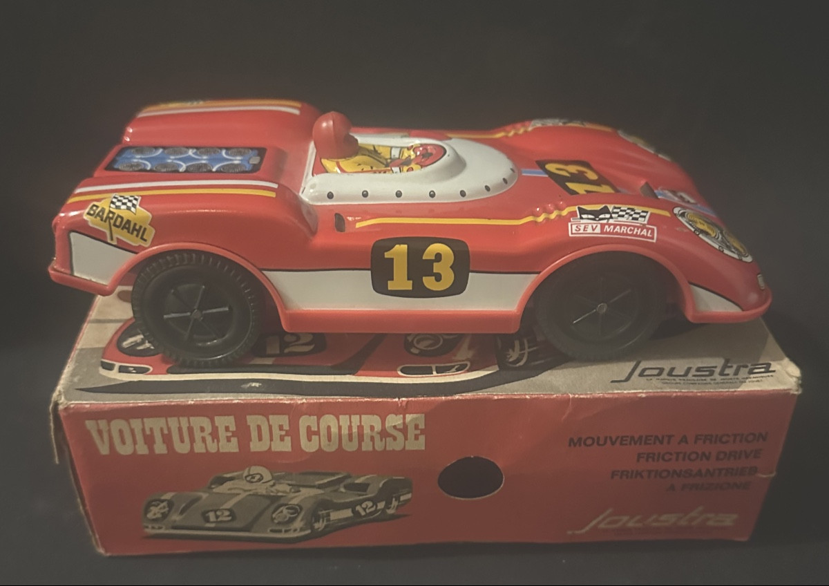 JOUSTRA VOITURE DE COURSE EN MÉTAL ET PLASTIQUE JOUSTRA VOITURE DE COURSE EN MÉTAL ET PLASTIQUE