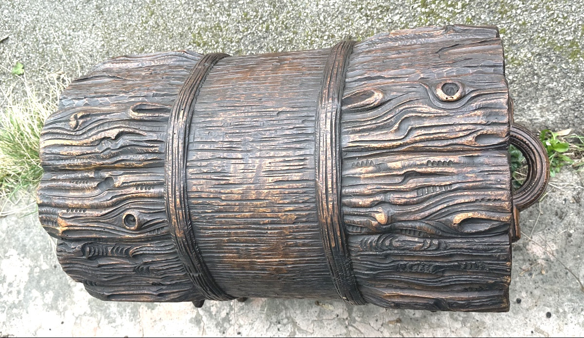 Forêt Noire Coffre à bois Suisse en bois sculpté 19e en trompe-l’œil bar ou range fagot Brienz -photo-3