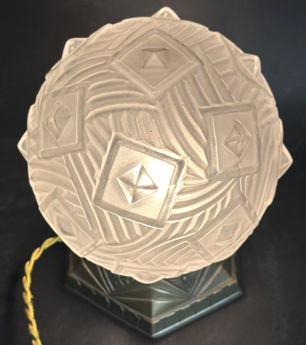 Art Deco Table Lamp, 1930, Molded Pressed Glass And Nickel-plated Bronze -photo-1