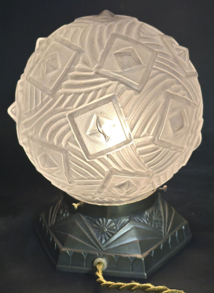 Art Deco Table Lamp, 1930, Molded Pressed Glass And Nickel-plated Bronze -photo-2