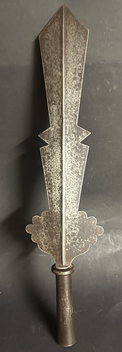 Ancienne pointe de hallebarde ou pertusiane XIXe ou avant 55cm arme en fer forgé