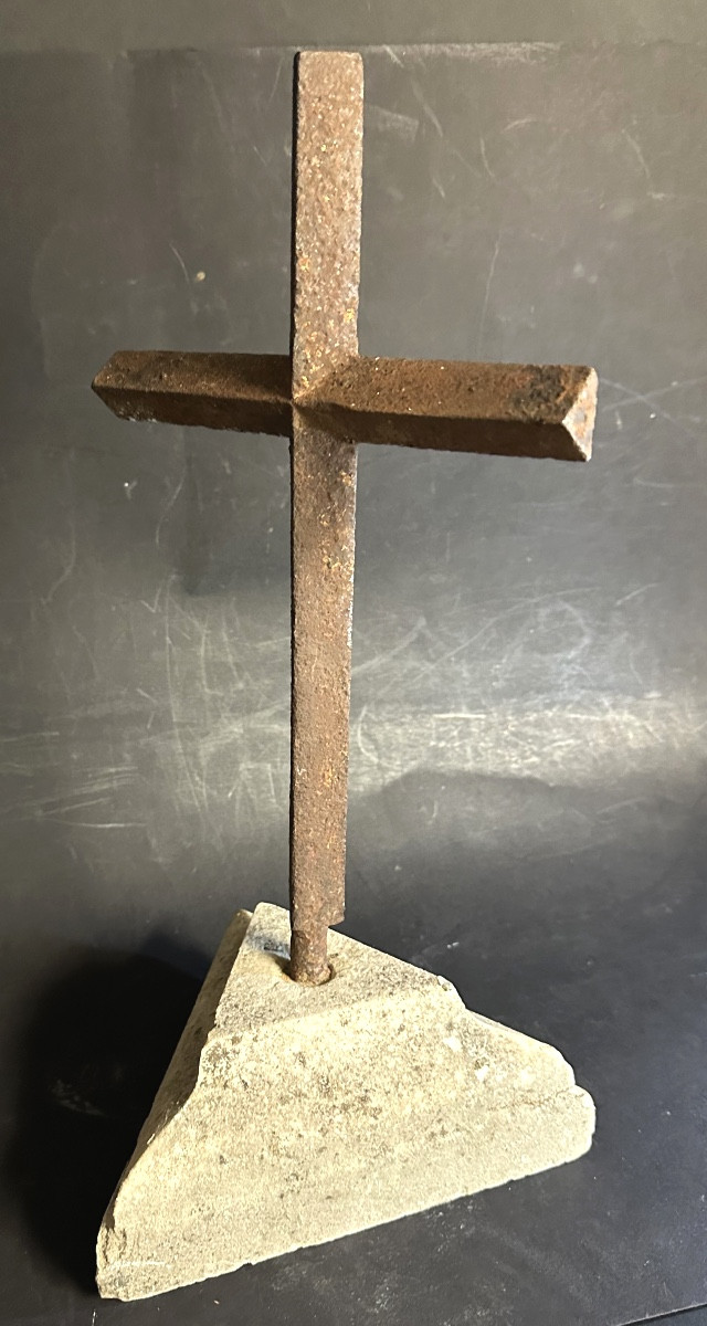 Rare 18th-century Wrought Iron Cross On Its Stone Base, 39cm Calvary-photo-4