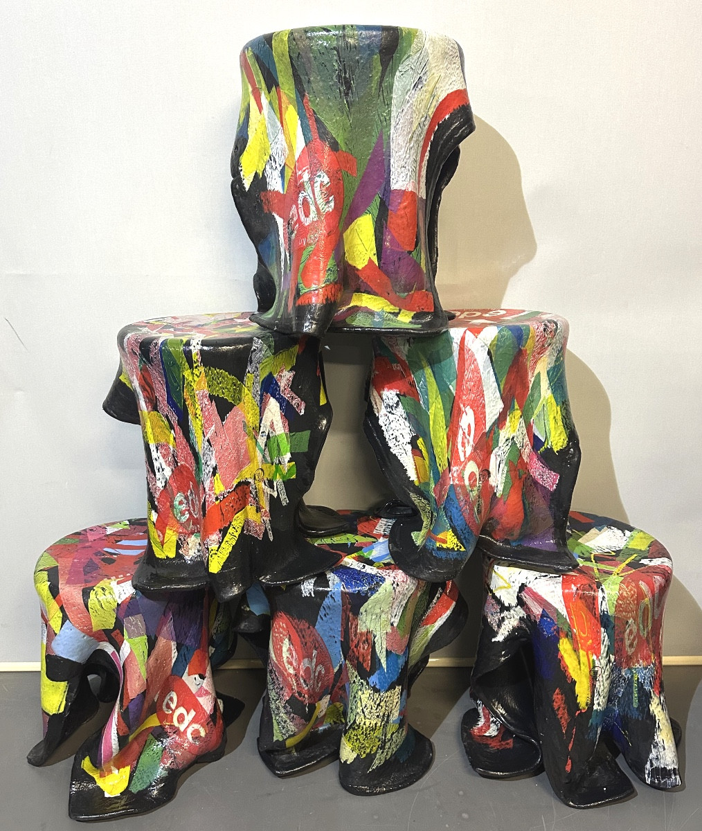 BÄR et KNELL Rare suite de 6 sièges Design en résine recyclée Signés tabourets 