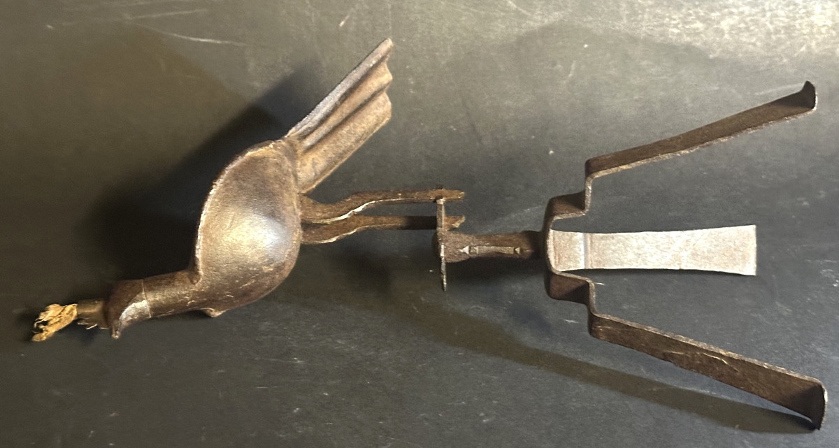 Antique Wrought Iron Bird Oil Lamp From Nepal -photo-3