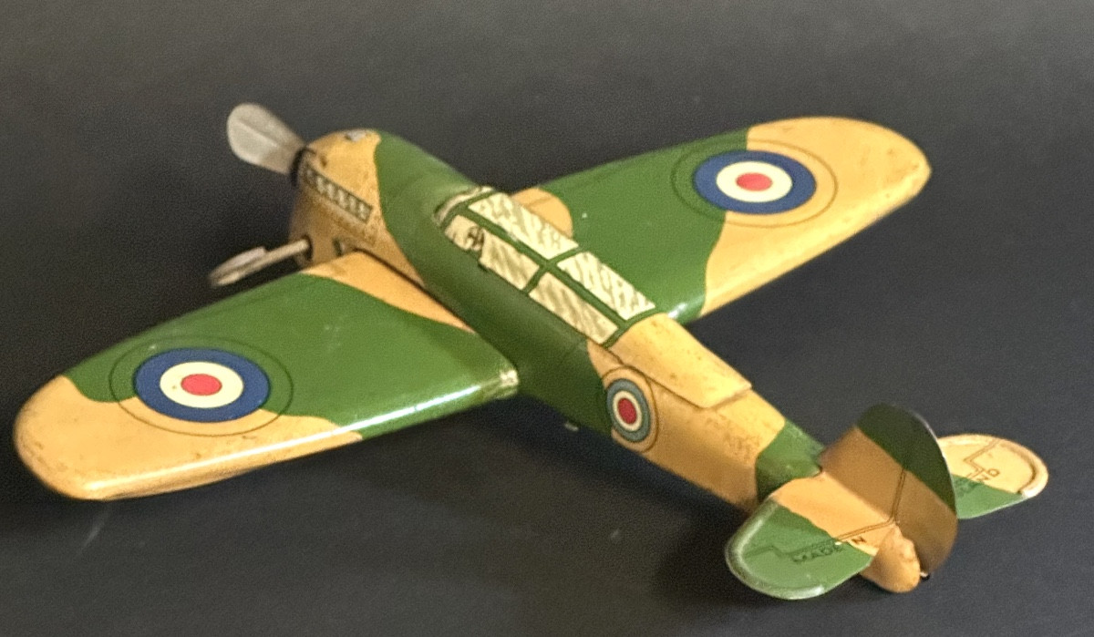 Wells Brimtoy Lithographed Tinplate Airplane With Key Made In England Very Good Condition /19-photo-4