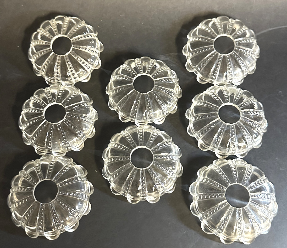 8 bobèches en cristal moulé Baccarat ? Pour candélabres ou luminaires