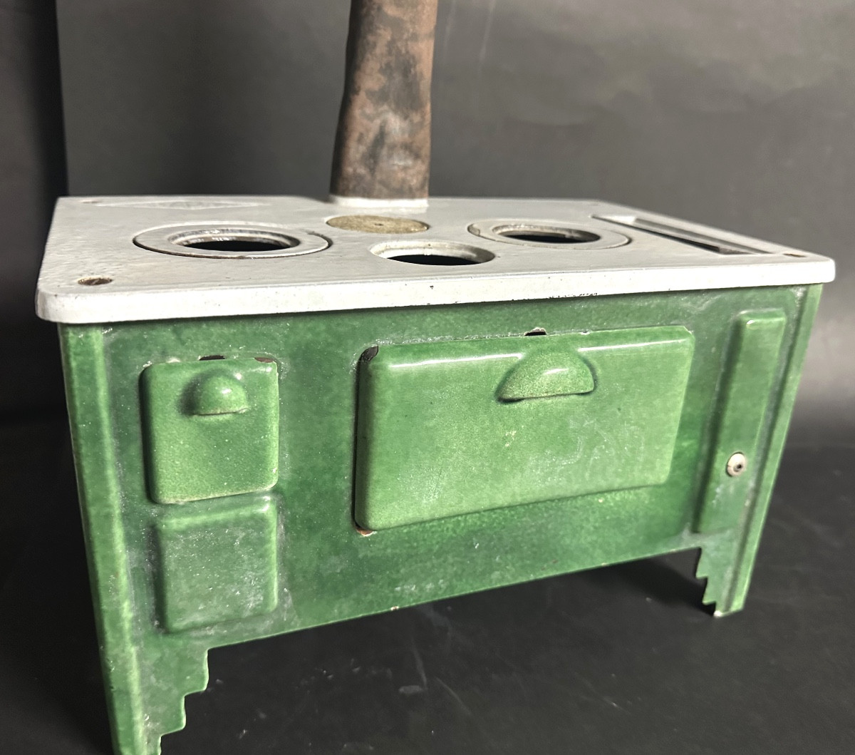 Cuisinière d’enfant BABY BAUDIN en fonte émaillée de poupée jouet Décoration de cuisine