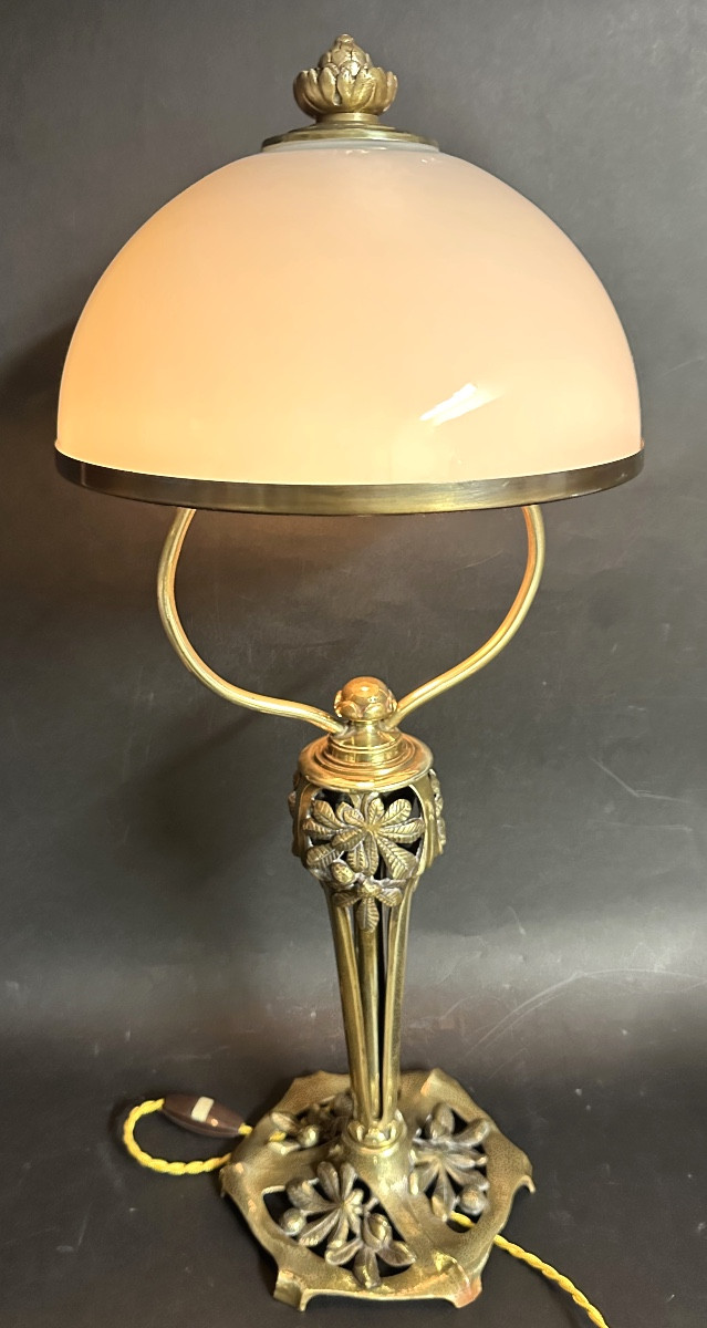 Grande lampe à poser en bronze et opaline 59cm 1900