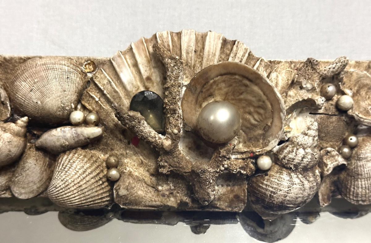Antique Mirror With Seashells And Rhinestones. A Curiosity From Around 1950, In Good Condition.-photo-3
