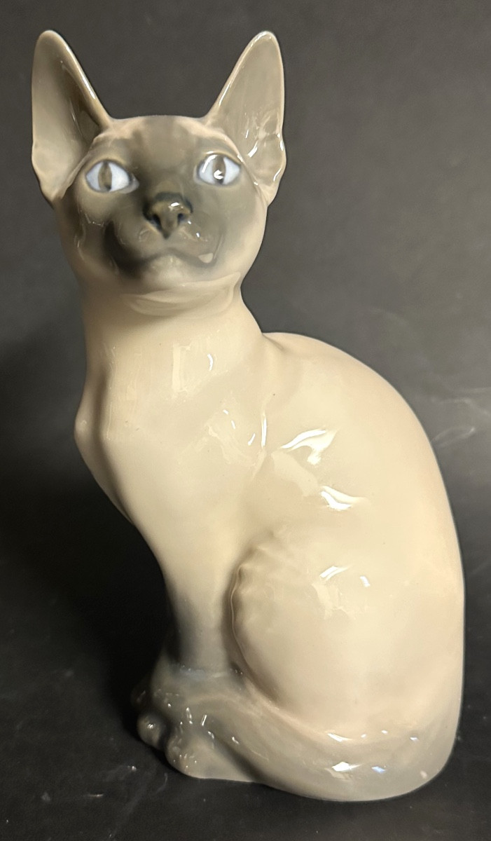 Royal Copenhagen Denmark Porcelain Cat By Theodor Madsen 3281 Very Good Condition