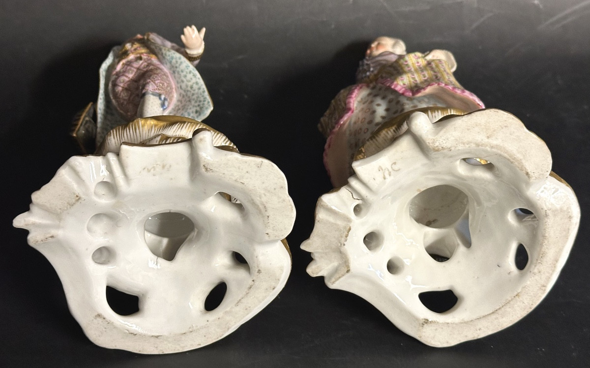 SAXE Paire de personnages de cour en porcelaine peinte XIXe en très bon état-photo-2