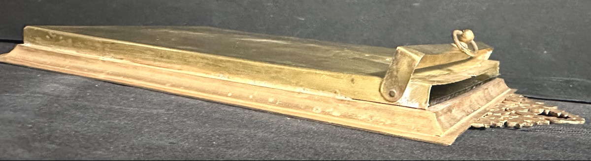 Late 19th Century Louis XVI Style Gilt Bronze Photo Frame With Original Glass Photo Holder, Very Good Condition-photo-2