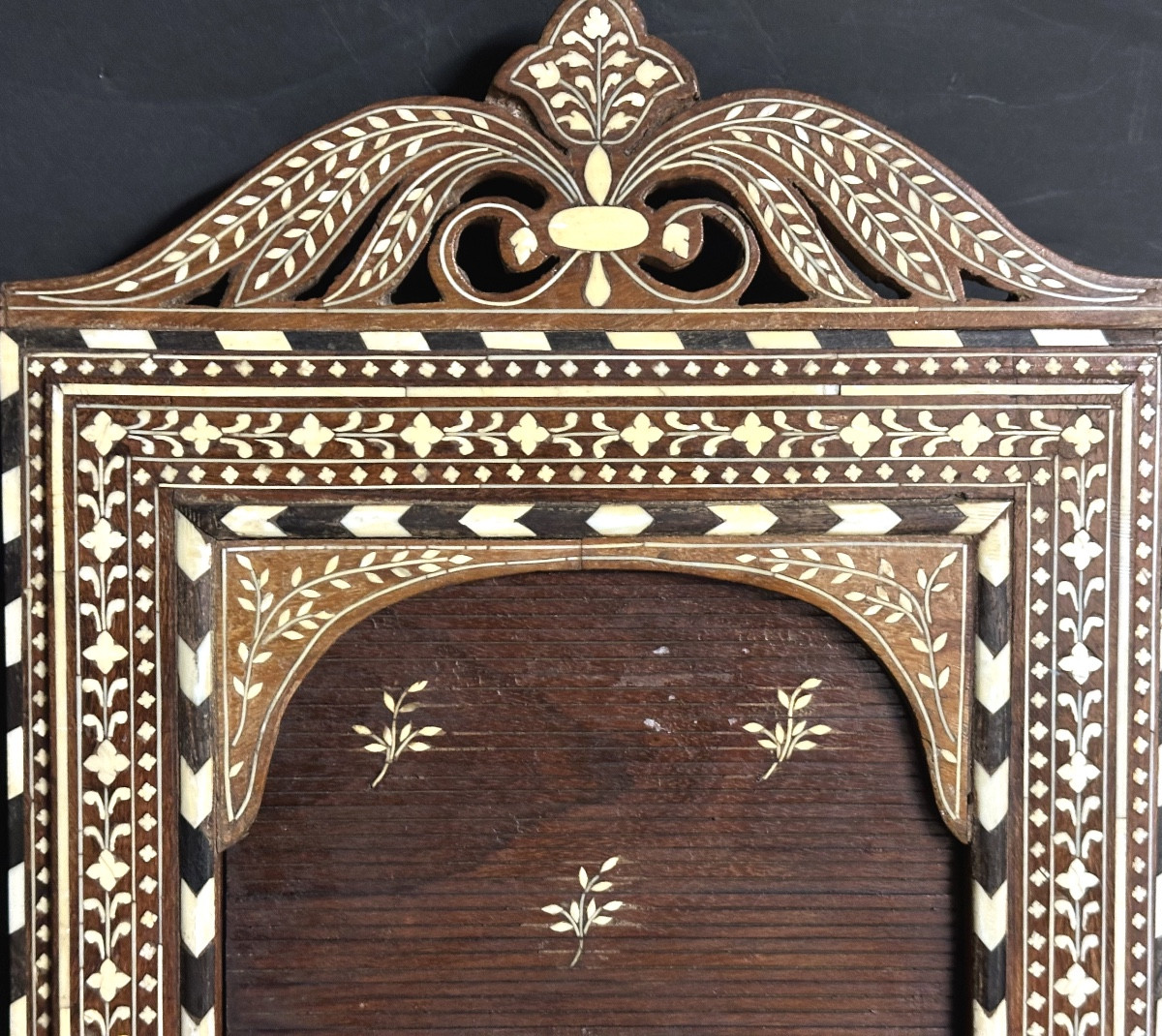 India 19th Century Curtain Mirror In Wood And Bone Marquetry Indian Fronto Mirror In Very Good Condition-photo-4