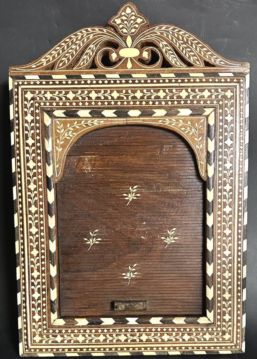 India 19th Century Curtain Mirror In Wood And Bone Marquetry Indian Fronto Mirror In Very Good Condition