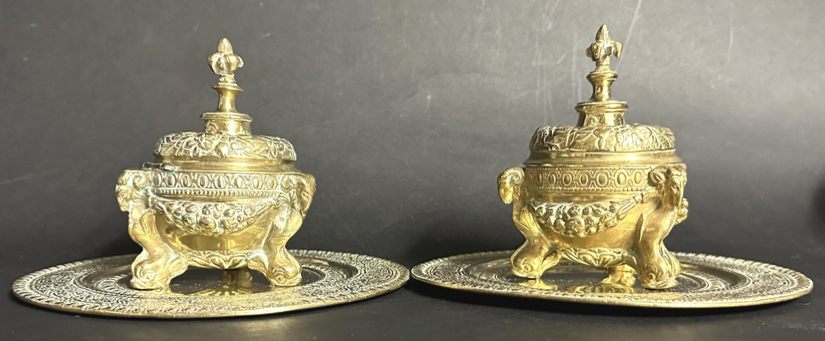 Pair Of 19th Century Covered Inkwells On Gilt Bronze Bases Decorated With Rams And Fleurs-de-lis-photo-2