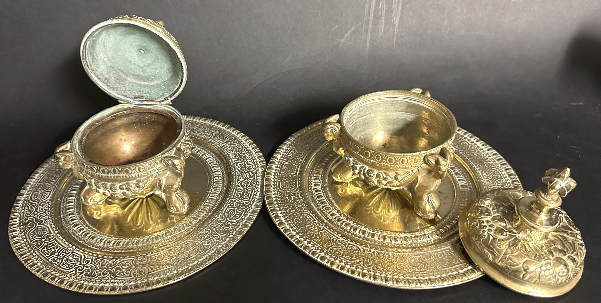Pair Of 19th Century Covered Inkwells On Gilt Bronze Bases Decorated With Rams And Fleurs-de-lis-photo-3