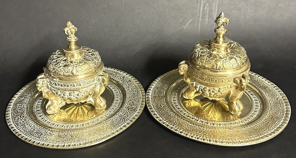 Pair Of 19th Century Covered Inkwells On Gilt Bronze Bases Decorated With Rams And Fleurs-de-lis-photo-4