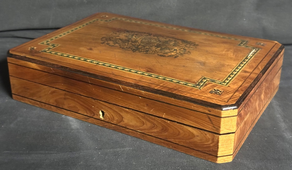Coffret XIXe Souvenir de Fontainebleau avec armoirie salamandre de François Ier -photo-3