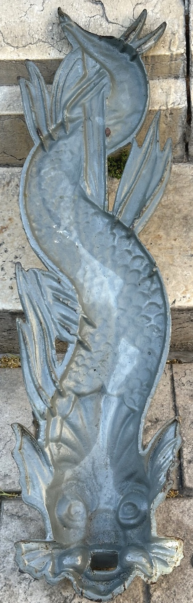 Old Cast-iron Dauphin Fountain Early 19th Century Park Or Garden-photo-2