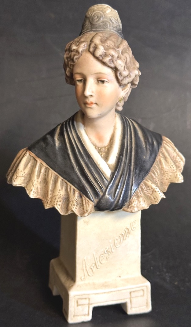 Rare Antique 1900 Arlésienne Porcelain Cookie Arles Provence Frederic Mistral 4718