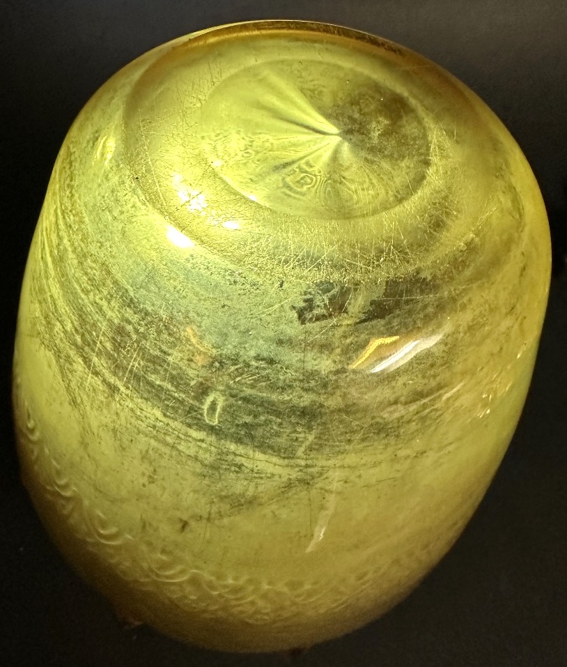 VERLYS vase 1930 modèle Les Griffes en verre jaune Art Deco -photo-2
