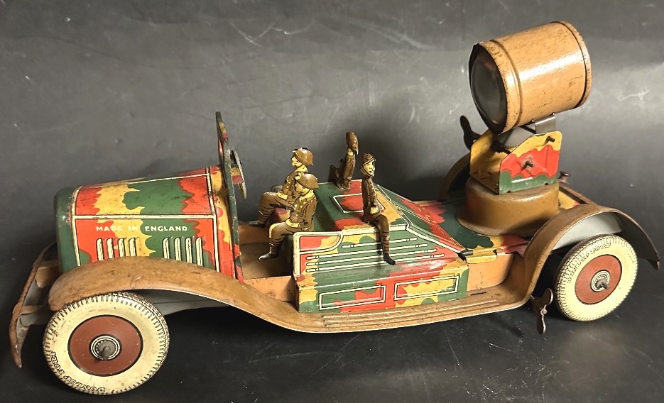 Rare Mettoy Military Spotlight Truck Toy From 1940, Made Of Lithographed Sheet Metal