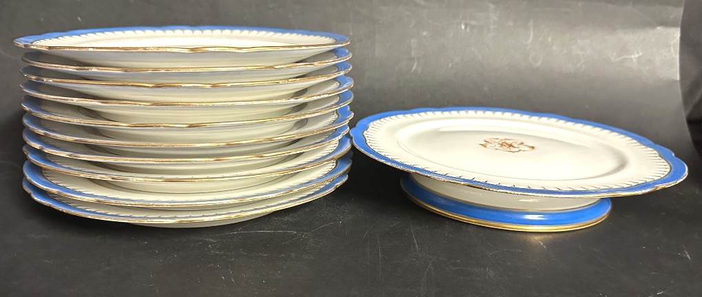 Baratte In Blois: A Rare Set Of 10 Plates + 1 Porcelain Display Stand, Signed -photo-2