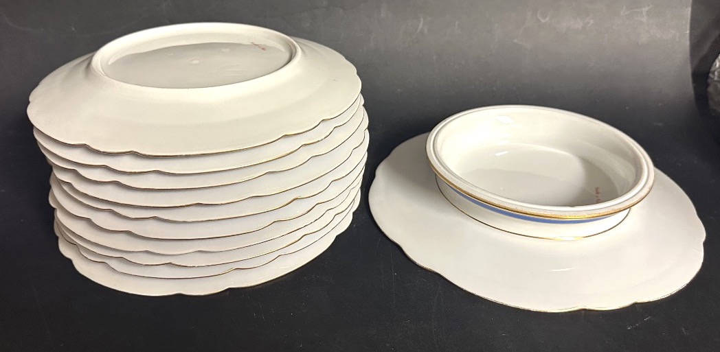 Baratte In Blois: A Rare Set Of 10 Plates + 1 Porcelain Display Stand, Signed -photo-2