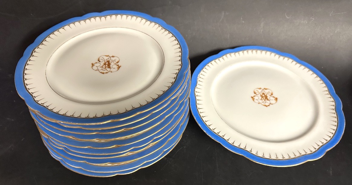 Baratte In Blois: A Rare Set Of 10 Plates + 1 Porcelain Display Stand, Signed -photo-3