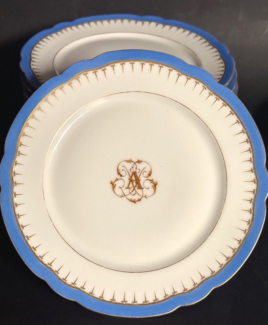 Baratte In Blois: A Rare Set Of 10 Plates + 1 Porcelain Display Stand, Signed -photo-5