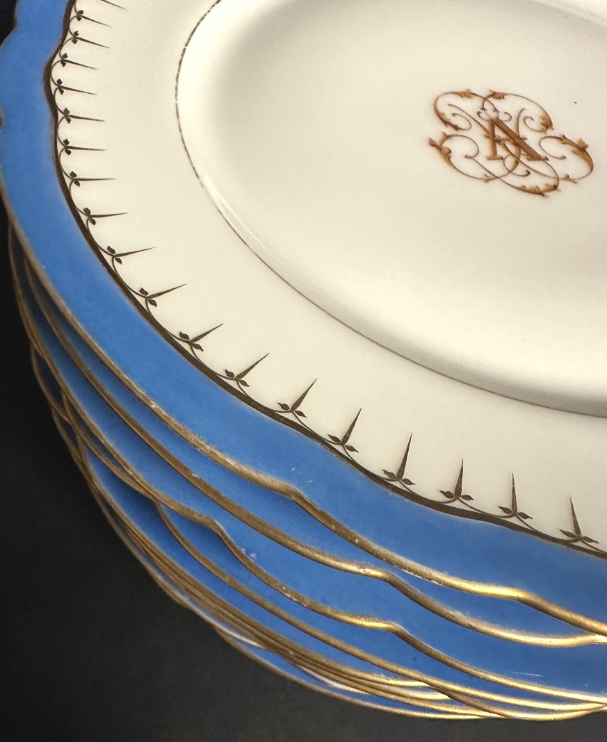 Baratte In Blois: A Rare Set Of 10 Plates + 1 Porcelain Display Stand, Signed -photo-6