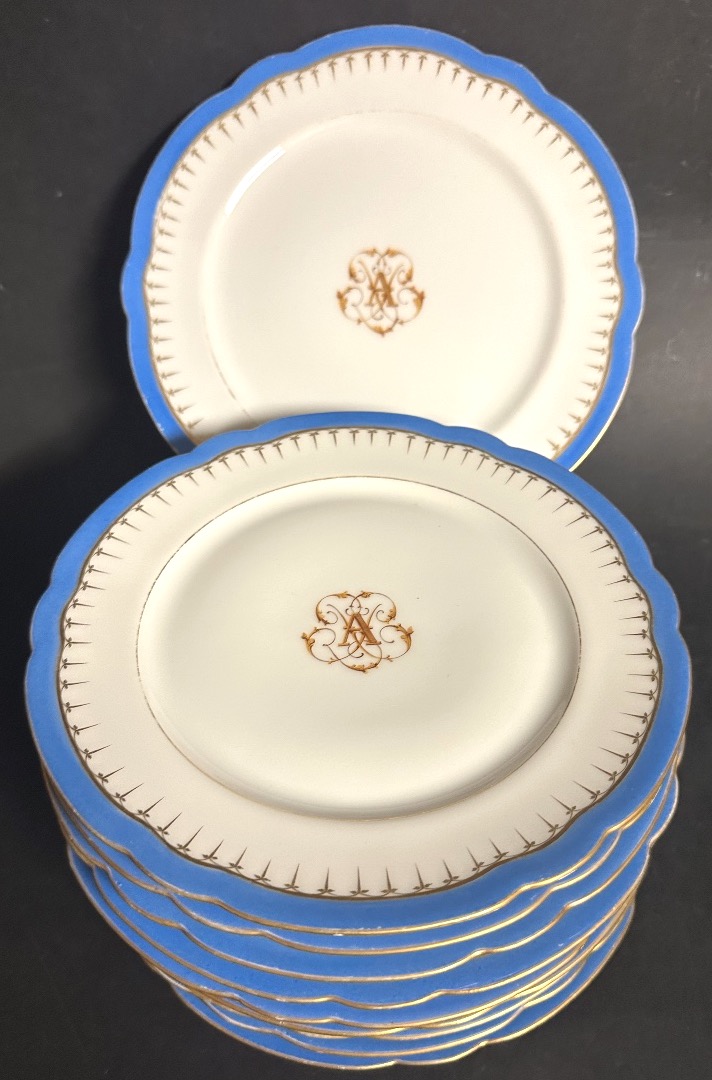 Baratte In Blois: A Rare Set Of 10 Plates + 1 Porcelain Display Stand, Signed 