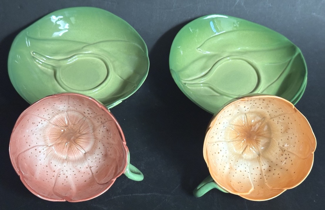 Paire de tasses et soucoupes pour thé café Faïence fine en forme de fleur Art Nouveau-photo-1