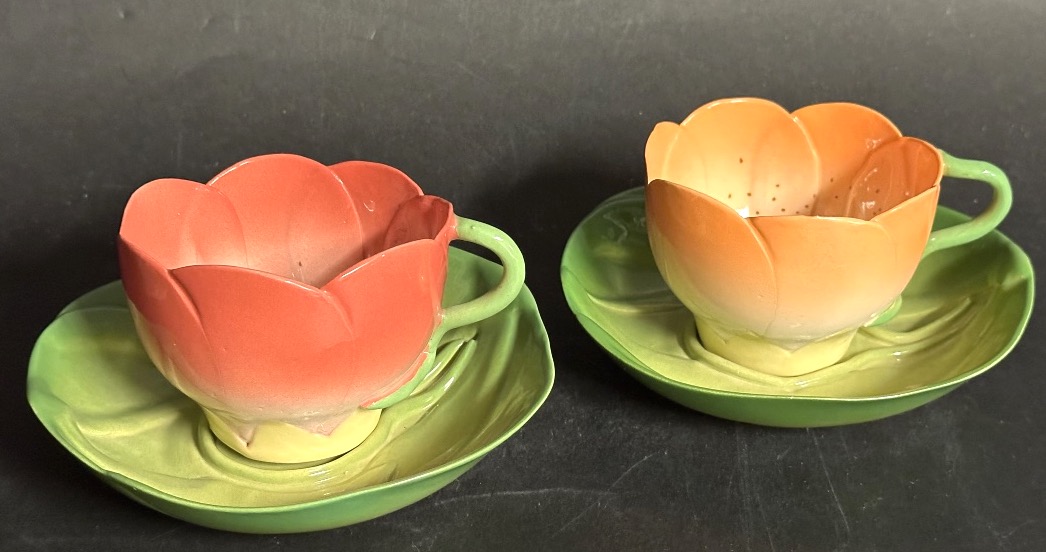 Paire de tasses et soucoupes pour thé café Faïence fine en forme de fleur Art Nouveau