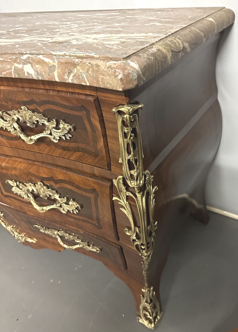 Commode tombeau Époque Louis XV 18e estampillée à 5 tiroirs à secret en très bon état -photo-6