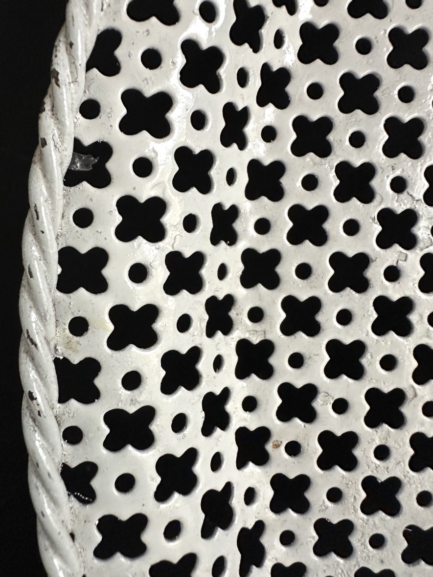 Mathieu Mategot Round Serving Tray, Circa 1950, Made Of White Perforated Sheet Metal-photo-3