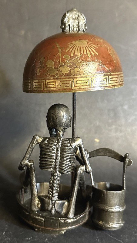 Ancien timbre de table Memento Mori signé Asie vers 1900-photo-2