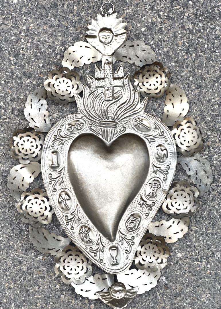 Antique Large Ex-voto Metal Heart: Love, Angels, And Openwork Foliage-photo-2